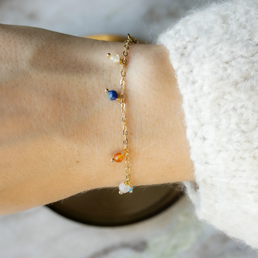 Blandat sten armband (guldpläterad)